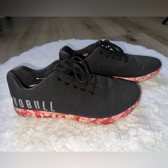 NOBULL women's training shoes size 11 preworn excellent condition - Picture 1 of 6